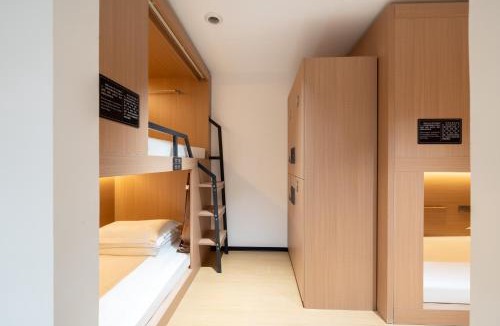 Qujiang New District Hotel | 西安驿周游青旅
