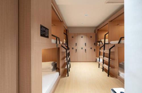 Qujiang New District Hotel | 西安驿周游青旅