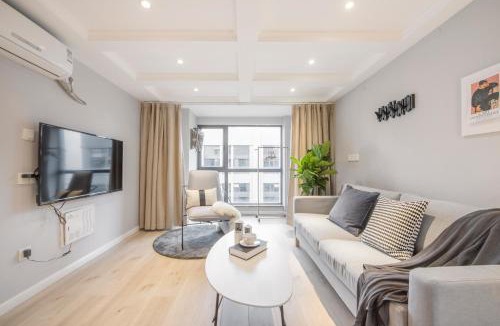Jiading Apartment | 诺克静逸复式套房