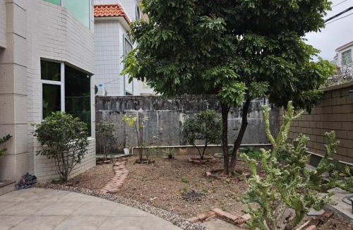 Zhongshan Villa | 近富逸城商场天奕商场紫马岭公园职业技术学院五卧室二厅大厨房简约治愈系三层别墅