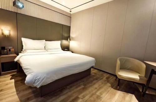 Shijiazhuang City Center Hotel | 途客酒店石家庄北国商城勒泰中心店