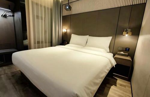 Shijiazhuang City Center Hotel | 途客酒店石家庄北国商城勒泰中心店