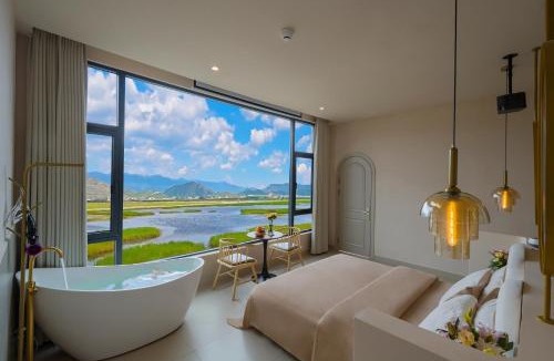 Shangri-La House | 那片山那片海民宿
