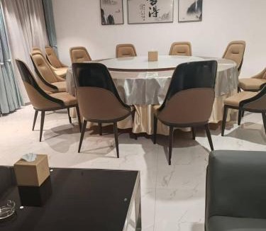 Zhongyuan District Hotel | 郑州豪锦汇酒店 Zhengzhou Haojinhui Hotel