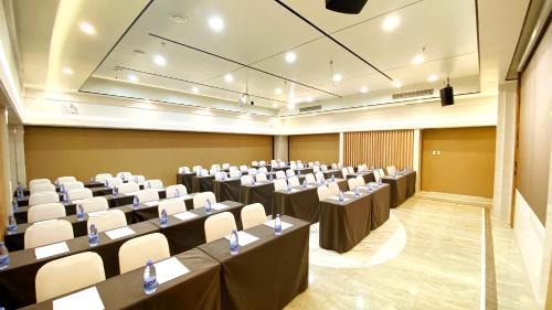 Zhongyuan District Hotel | 郑州豪锦汇酒店 Zhengzhou Haojinhui Hotel