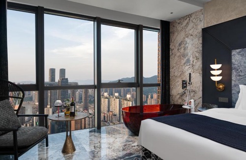 Yuzhong Hotel | 重庆江岛高空江景酒店-解放碑洪崖洞店-Chongqing Jiangdao Holiday Highview Riverside Hotel - Jiefangbei Hongyadong