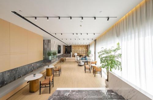 Shapingba Hotel | 重庆西站站前广场亚朵酒店