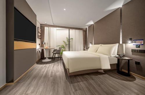 Shapingba Hotel | 重庆西站站前广场亚朵酒店