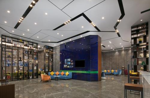 Yue Lu Hotel | 长沙梅溪湖希尔顿欢朋酒店