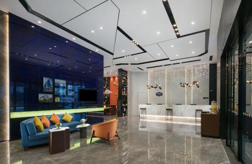 Yue Lu Hotel | 长沙梅溪湖希尔顿欢朋酒店