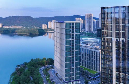 Yue Lu Hotel | 长沙梅溪湖麦客达温德姆湖景酒店