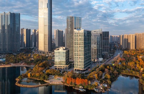 Yue Lu Hotel | 长沙梅溪湖麦客达温德姆湖景酒店