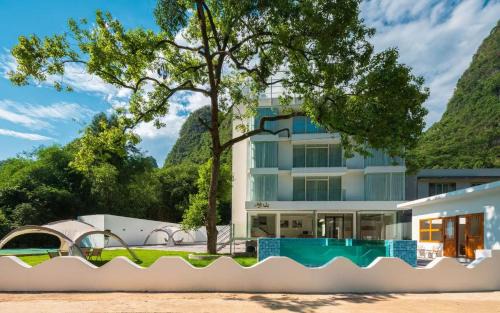 Yangshuo Hotel | 阳朔与山酒店