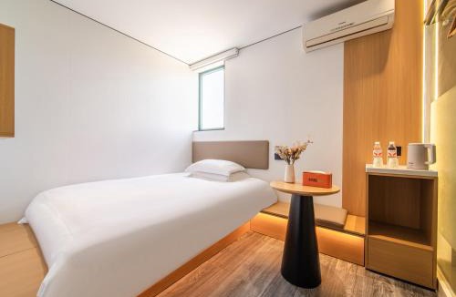 Minhang Hotel | 青季酒店MiNi上海虹桥机场国展中心沪青平公路店