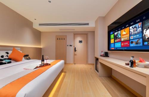 Chengdu Apartment | 风隐天骄影院酒店成都望丛祠地铁站熊猫基地店