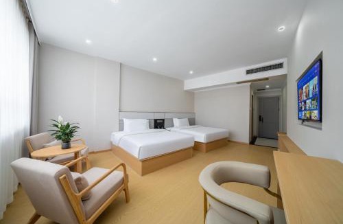 Xinzhou District Hotel | 香海润达铂金大酒店万达广场Xianghai Runda Platinum Hotel
