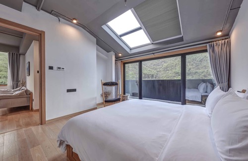 Moganshan House | 鸣林artistic guesthouse in Mopan Mountain Scenic Area, China鸣林艺术民宿高級别墅带泳池花园棋player room,中国莫干山风景区