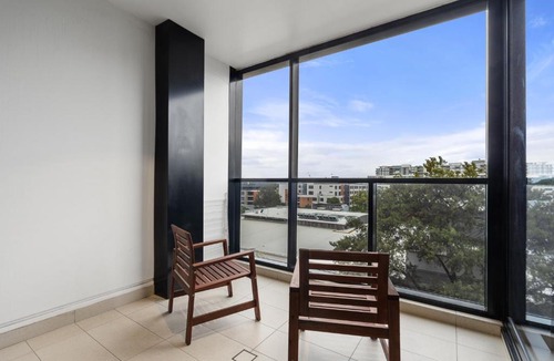 Mascot Apartment | 04M New 1BR apartment near Airport and City
