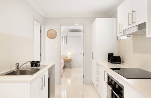 Rocklea Apartment | 1 Bdr Apt w/AC & Kitchen | Parking | 314F1