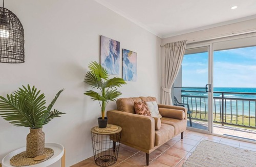 North Creek Apartment | 10T Beachfront Apartments