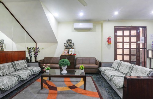 Hazratganj Hotel | 120 m² Hotel ∙ 2 guests