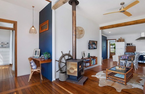 Bermagui House | 128 Lamont Street - River front