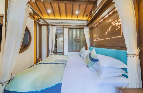 Xiangxi Hotel | 12C·Waterfall Stay（Furong Town Main Waterfall）