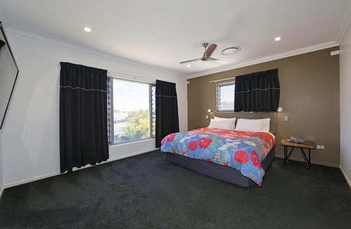 Bargara Bed & Breakfast | 12th Tee BnB