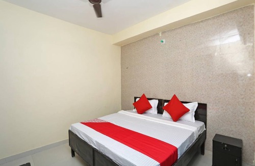 Ghaziabad Hotel | 19 m² Hotel ∙ 3 guests
