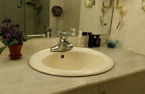 Liwan Apartment | 1A Real-China Home: Cozy 2Bed In City Center. Quiet,Charm
