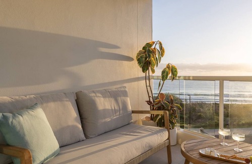 Palm Beach Apartment | 1BR Beachfront Retreat ~ Azure Beachfront Bliss