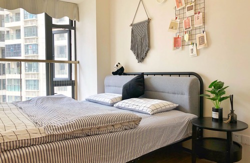 Meilan Bed & Breakfast | 2-Bedroom Apartment with River & Sea View in Central Haikou