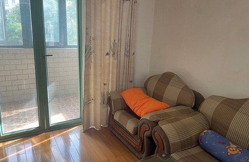 Minhang Apartment | 2-bedroom condo in fantastic Shanghai with Free WiFi, AC