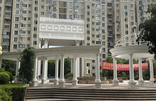 Minhang Apartment | 2-bedroom condo in fantastic Shanghai with Free WiFi, AC