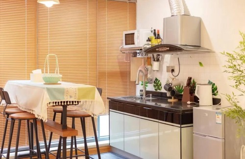 Yongding Apartment | 2-bedroom cozy apartment in awesome Zhangjiajie with cool/heated AC