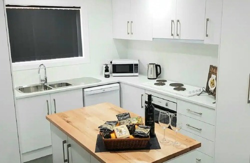 Griffith Apartment | 2 BEDROOMS - GRIFFITH EAST APARTMENTS