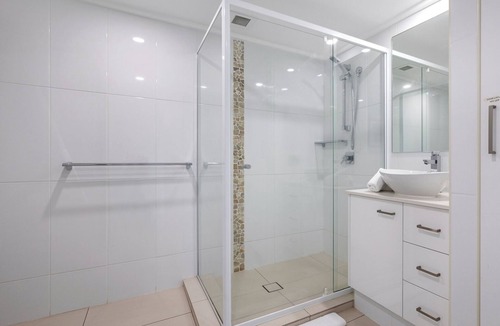 Surfers Paradise Apartment | 2 BR With Beautiful Views