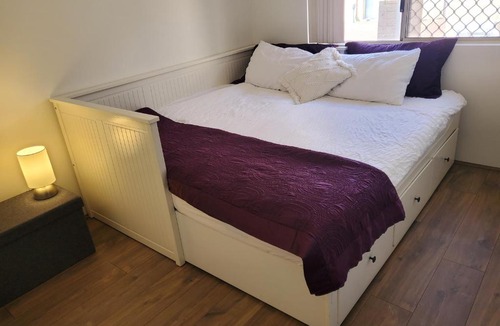 Carlisle House | 2 homely rooms with private bathroom