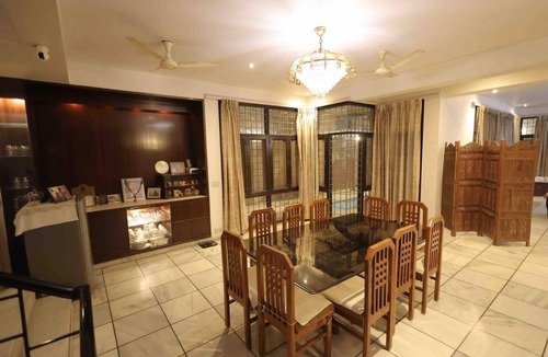 Agra Villa | 2000 m² Villa ∙ 3 bedrooms ∙ 10 guests