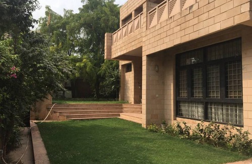 Agra Villa | 2000 m² Villa ∙ 3 bedrooms ∙ 10 guests