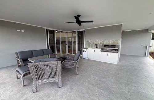 Estella House | 21 Samson Ave, Estella