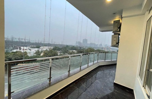 Noida Apartment | 220 m² Apartment ∙ 21 bedrooms ∙ 2 guests