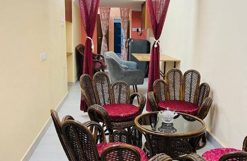 Hazratganj House | 230 m² House ∙ 3 bedrooms ∙ 7 guests