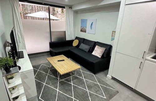 Darling Harbour Apartment | 2BD Apt with Large Courtyard near The Star Casino