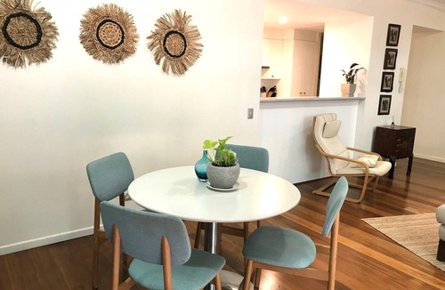 Kangaroo Point Apartment | 2BR BEAUTIFUL River Retreat ★Pool★Wine★Gym★Netflix