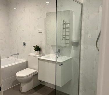 Penrith Apartment | 3 BD Penthouse with Private Balcony in Penrith
