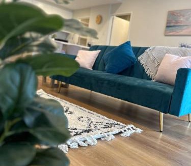 Penrith Apartment | 3 BD Penthouse with Private Balcony in Penrith