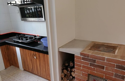 Shilin Yi Autonomous County House | 37 Garden Guesthouse Shilin Family