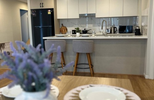 Penrith Apartment | 3B Penthouse - With Private Balcony in Penrith