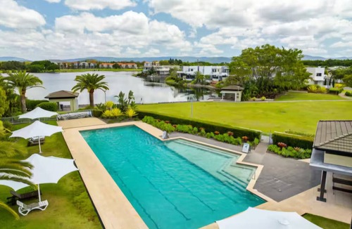 Gold Coast Apartment | 3BR, 2BA Spacious Apartment with Parking. Common Pool & BBQ areas in Gold Coast